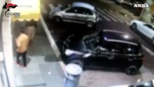 Molestie e botte a studentessa a Roma, arrestato