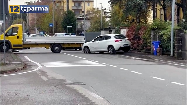 VIA PARADIGNA, BANDA DI LADRI IN AZIONE NELLA NOTTE: STRADA SBARRATA CON AUTO E FURGONI | VIA PARADIGNA, BANDA DI LADRI IN AZIONE NELLA NOTTE: STRADA SBARRATA CON AUTO E FURGONI