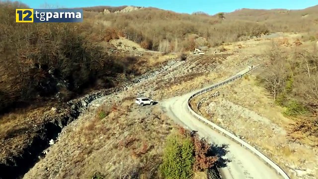 LA FRANA DI LAMINO NON SI FERMA: RUSPE AL LAVORO PER CONTENERE I DANNI | LA FRANA DI LAMINO NON SI FERMA: RUSPE AL LAVORO PER CONTENERE I DANNI