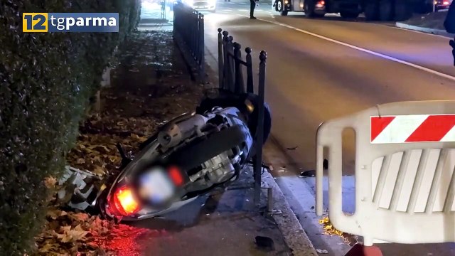 ANCORA INCIDENTI: SCHIANTI IN VIA LANGHIRANO E ALL'EX SALAMINI | ANCORA INCIDENTI: SCHIANTI IN VIA LANGHIRANO E ALL'EX SALAMINI