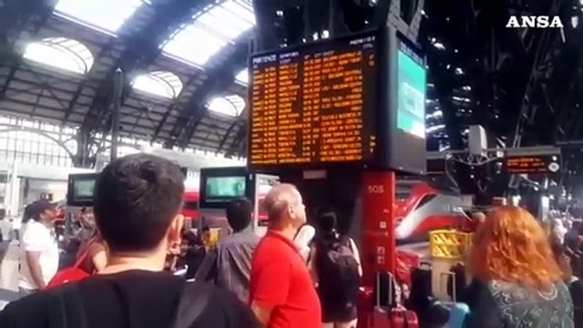 Treni in tilt in tutta Italia, sabotaggio anarchico