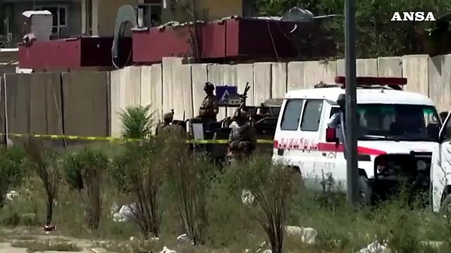 Afghanistan, autobomba a Kabul, morti e feriti
