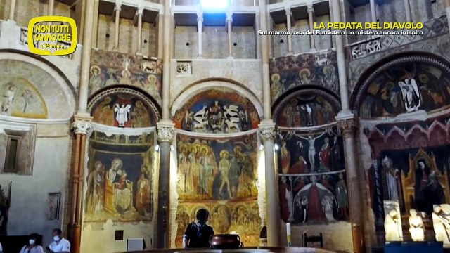 LA PEDATA DEL DIAVOLO. Sul marmo rosa del Battistero un mistero ancora irrisolto | LA PEDATA DEL DIAVOLO. Sul marmo rosa del Battistero un mistero ancora irrisolto