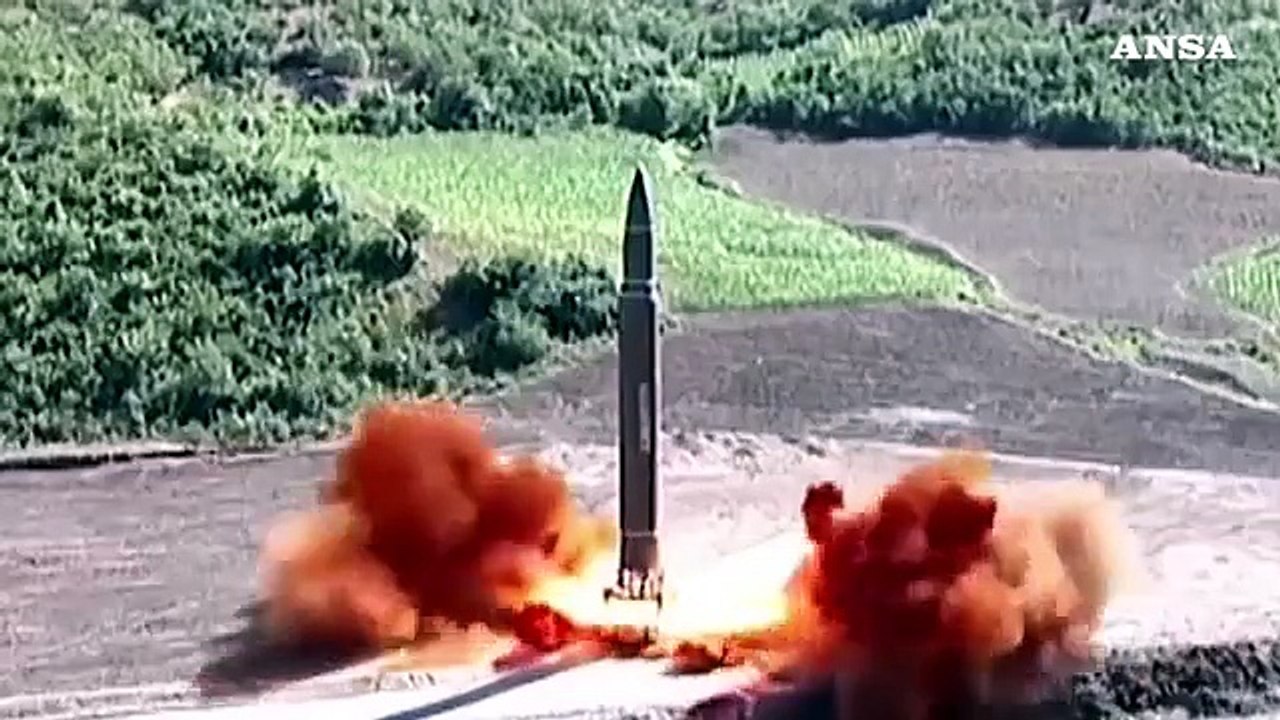 Corea Nord lancia 2 missili e boccia il dialogo con Seul