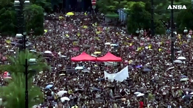 Manifestanti Hong Kong usano Tinder e Pokemon Go