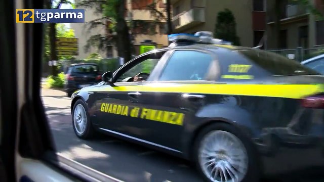 RUBA LO SMARTPHONE AD UNA RAGAZZA E LA MINACCIA CON UNA PISTOLA: BLOCCATO UN 37ENNE | RUBA LO SMARTPHONE AD UNA RAGAZZA E LA MINACCIA CON UNA PISTOLA: BLOCCATO UN 37ENNE