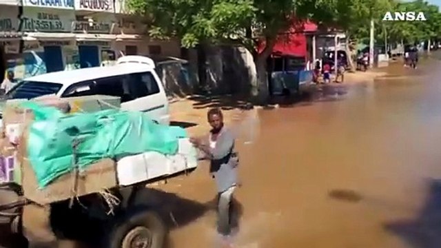 Somalia, in migliaia costretti a lasciare le case per le inondazioni