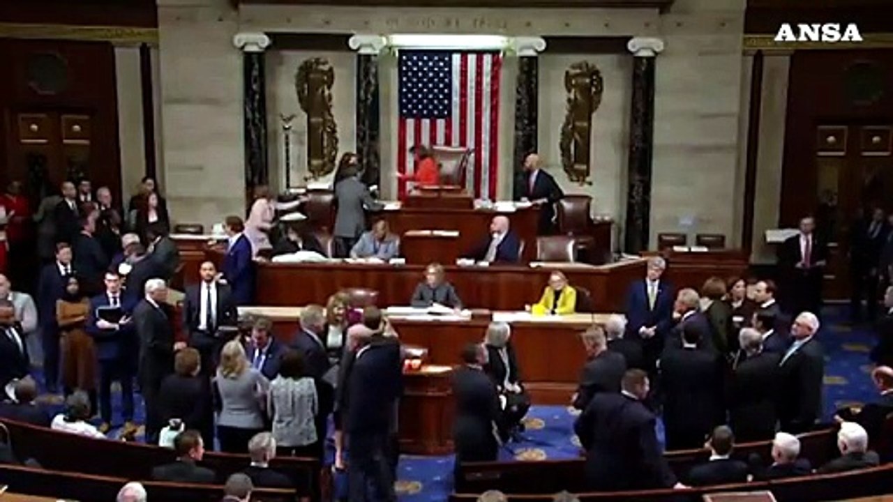 Usa: Ok della Camera su procedura impeachment