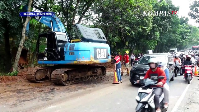 Jalan Ambles Lenteng Agung Dipasang Pelat Baja Sementara, Antisipasi Kendaraan Terperosok