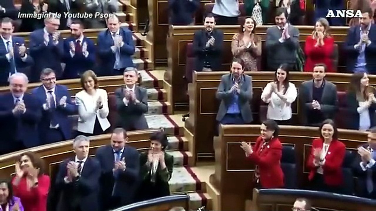 Si' al governo Sanchez in Spagna: "Si apre una nuova era"