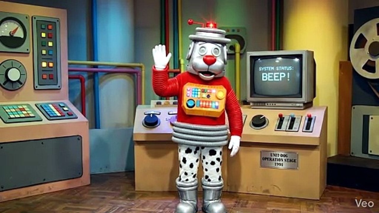 Robot_dog_mascot_performs_pantomime_202605301208
