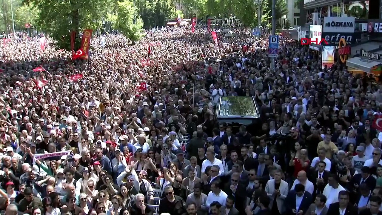 Özgür Özel’den CHP Kurultayı Çağrısı: “Parti Derhal Seçilmiş Bir Genel Başkana Kavuşmalı”