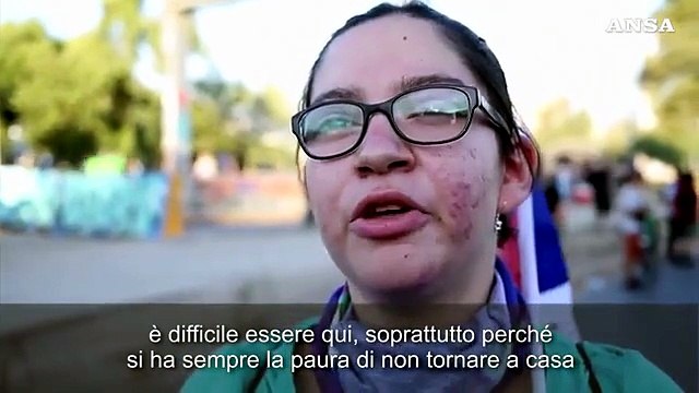 Cile, continuano le proteste ma ci sono meno manifestanti