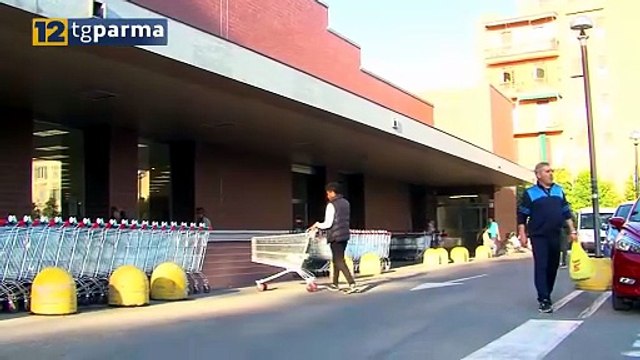 SPINTONI AL VIGILANTE PER FUGGIRE CON LA SPESA, STRANIERO DENUNCIATO | SPINTONI AL VIGILANTE PER FUGGIRE CON LA SPESA, STRANIERO DENUNCIATO