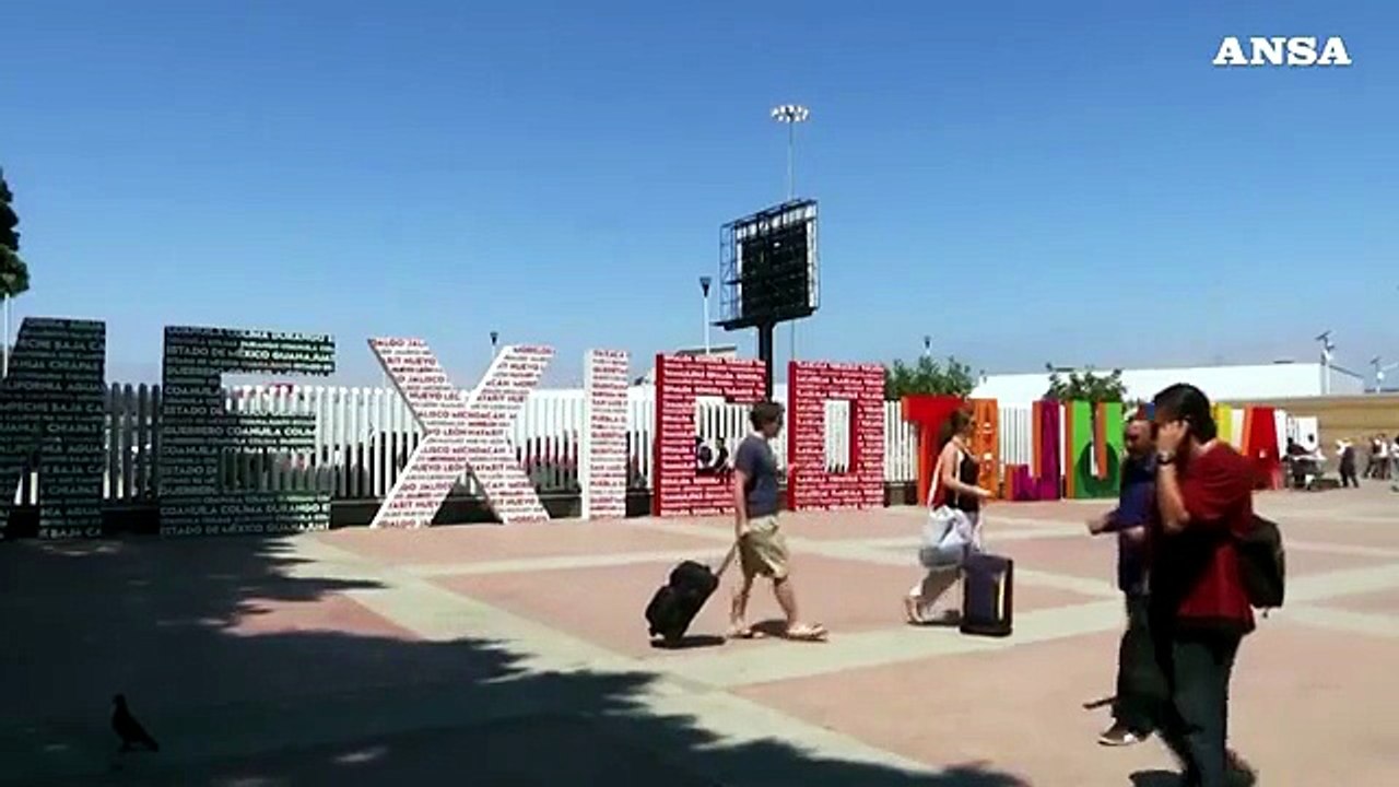 Il nuovo muro col Messico e' un colabrodo, beffa per Trump