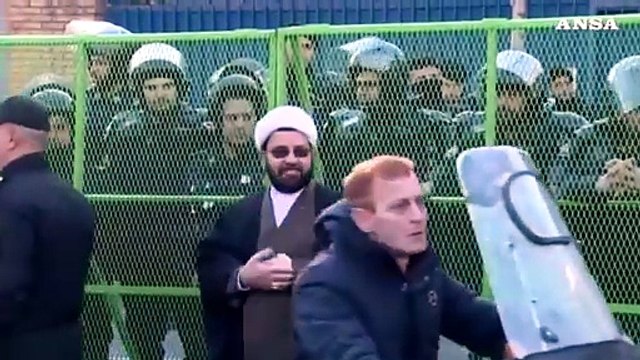 Iran nega spari su manifestanti