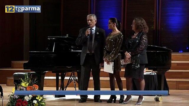 MAGIA AL PAGANINI PER IL CONCERTO DI LUCA SALSI PER L'HOSPICE PICCOLE FIGLIE