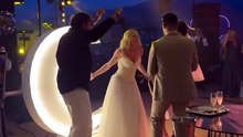 Η Βίκυ Κάβουρα και ο Γιώργος Τζαβέλλας βάπτιησαν την κόρη τους