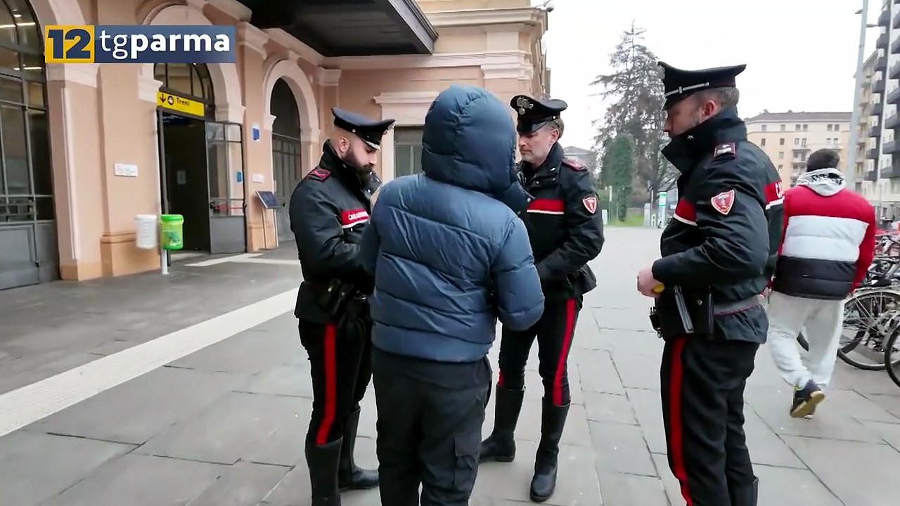 IN AUTO CON UNA KATANA DA 75 CENTIMETRI, DENUNCIATO DAI CARABINIERI | IN AUTO CON UNA KATANA DA 75 CENTIMETRI, DENUNCIATO DAI CARABINIERI