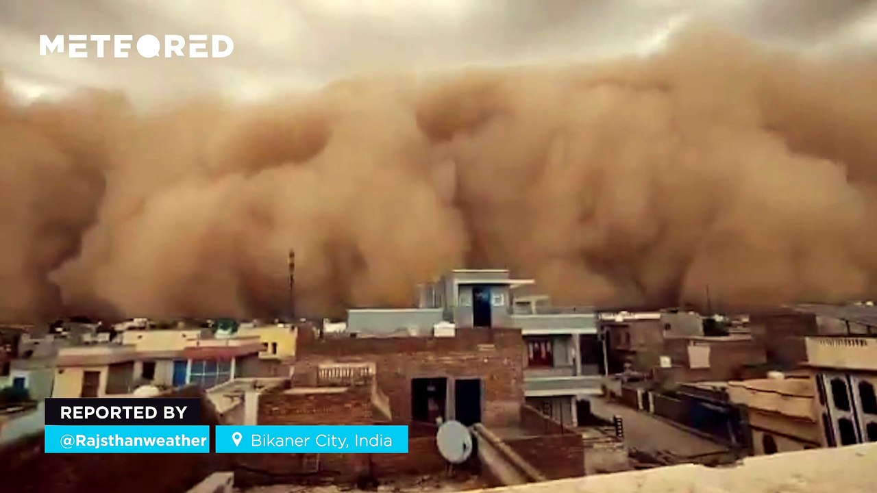 A massive dust storm swept across Bikaner, India