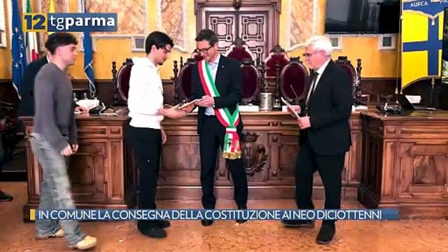 IN COMUNE LA CONSEGNA DELLA COSTITUZIONE AI NEO DICIOTTENNI | IN COMUNE LA CONSEGNA DELLA COSTITUZIONE AI NEO DICIOTTENNI