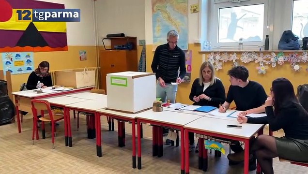 REFERENDUM, URNE CHIUSE ALLE 15. A SEGUIRE LO SCRUTINIO | REFERENDUM, URNE CHIUSE ALLE 15. A SEGUIRE LO SCRUTINIO