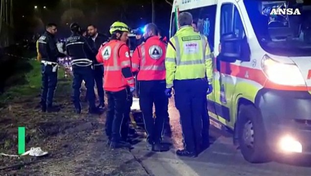 Scoppia l'airbag in un tamponamento, muore neonato