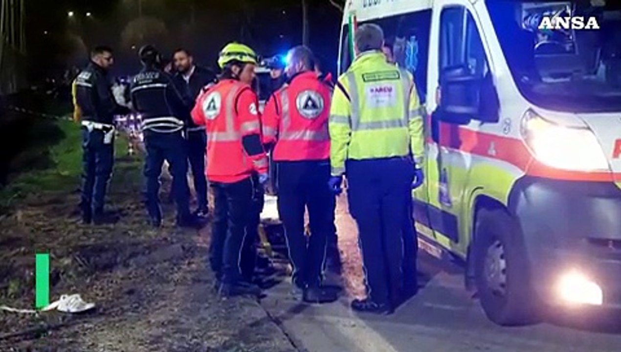 Scoppia l'airbag in un tamponamento, muore neonato