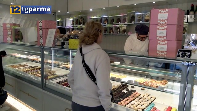 DOLCI PASQUALI: UOVA E COLOMBE PER TUTTI I GUSTI, SUPER LAVORO IN PASTICCERIA | DOLCI PASQUALI: UOVA E COLOMBE PER TUTTI I GUSTI, SUPER LAVORO IN PASTICCERIA