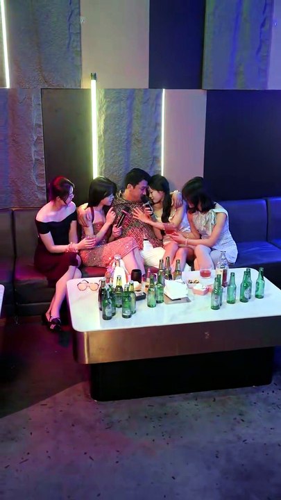 抖音新剧上线#华大毕业，我在霓虹国捣毁毒枭 (上)