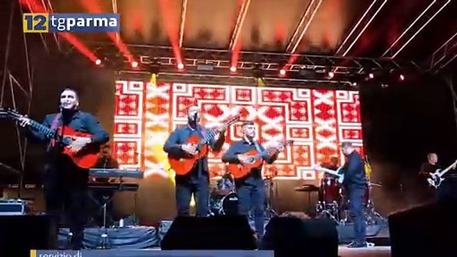PIAZZA GARIBALDI GREMITA PER IL CONCERTONE DEL 25 APRILE CON TANTI GIOVANI | PIAZZA GARIBALDI GREMITA PER IL CONCERTONE DEL 25 APRILE CON TANTI GIOVANI