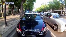 DROGA NASCOSTA SOTTO IL SEDILE DELL'AUTO, ARRESTATO 23ENNE