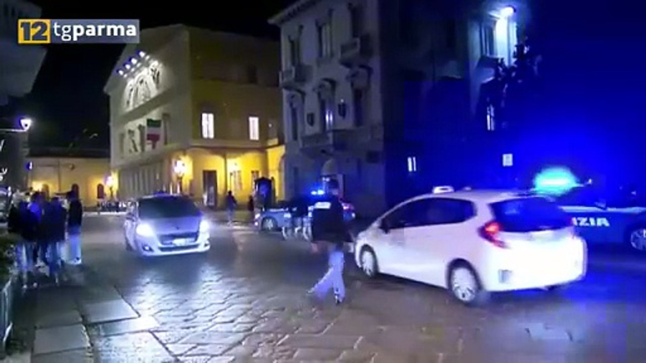 LITE TRA STRANIERI DAVANTI AL REGIO, IVORIANO PICCHIA UN POLIZIOTTO, ARRESTATO