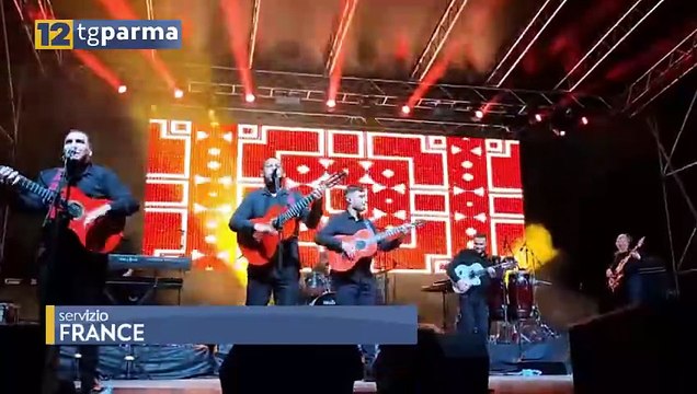 PIAZZA GARIBALDI GREMITA PER IL CONCERTONE DEL 25 APRILE CON TANTI GIOVANI | PIAZZA GARIBALDI GREMITA PER IL CONCERTONE DEL 25 APRILE CON TANTI GIOVANI