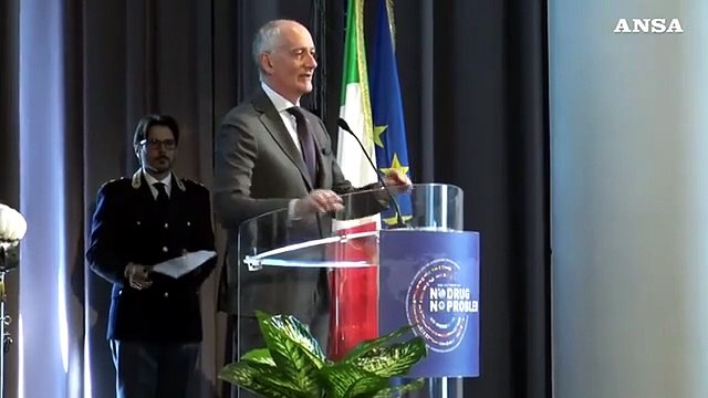 Droga: aumenta produzione, cala eta' di chi ne fa uso