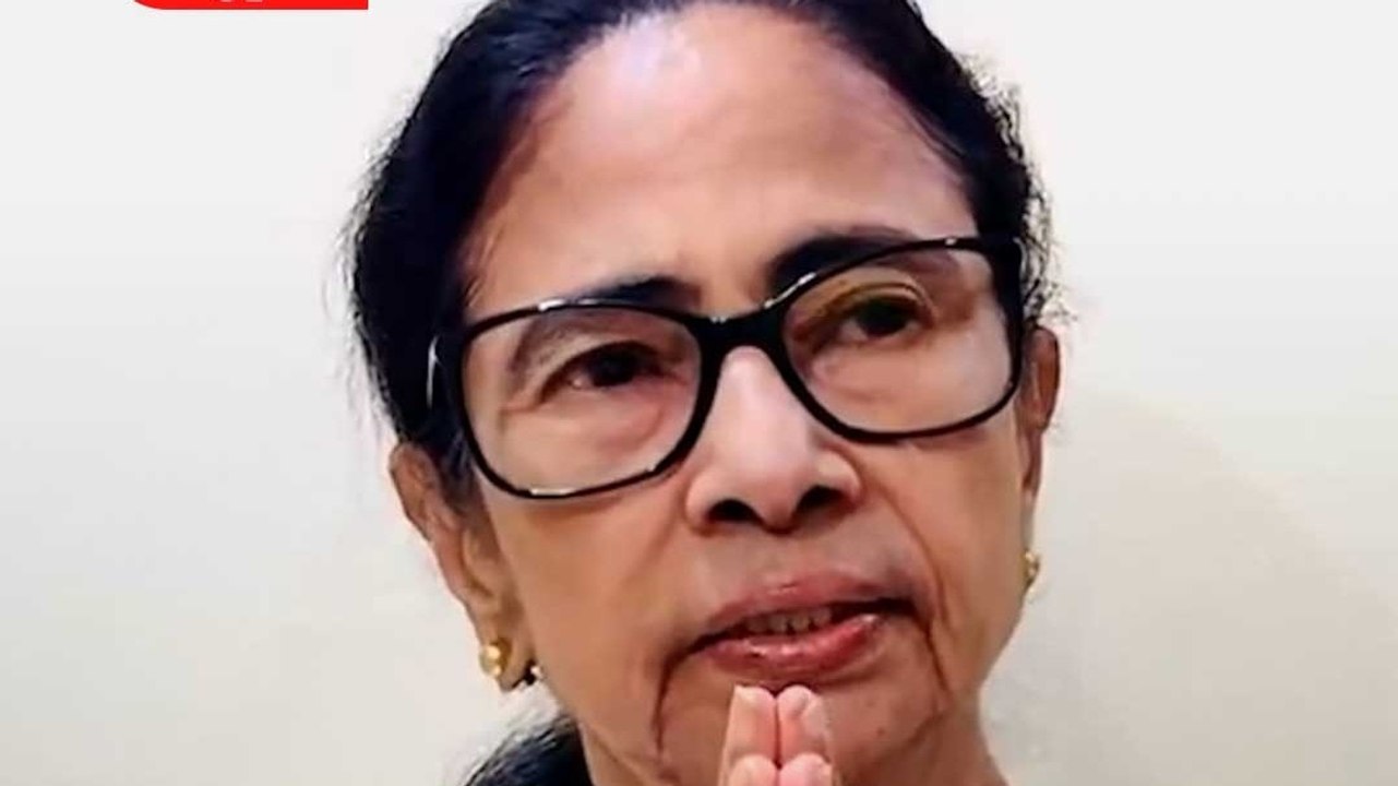अभिषेक बनर्जी पर हमले के बाद अपोलो अस्पताल पहुं...