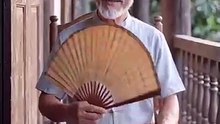 Khéo Léo Trong Giao Tiếp Nhưng Vẫn Giữ Được Bản Sắc Riêng! 🗣️💎⚖️