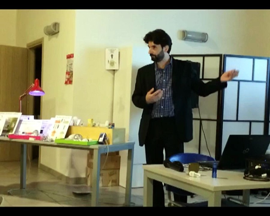 Bollette: come risparmiare su luce, acqua e gas