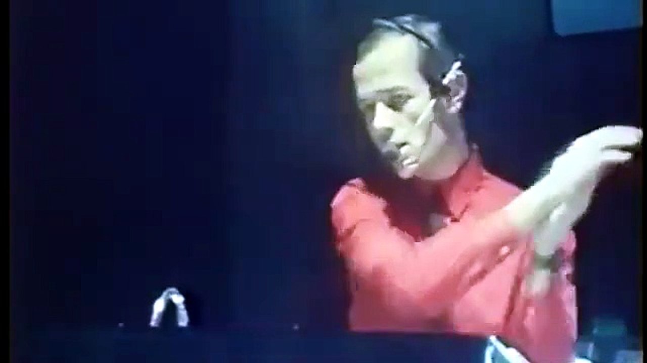 Kraftwerk - Ralf Hütter dance