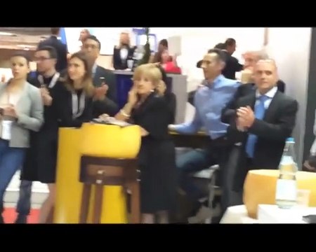 Parmigiano Reggiano: il Consorzio celebra i caseifici storici per festeggiare gli 80 anni