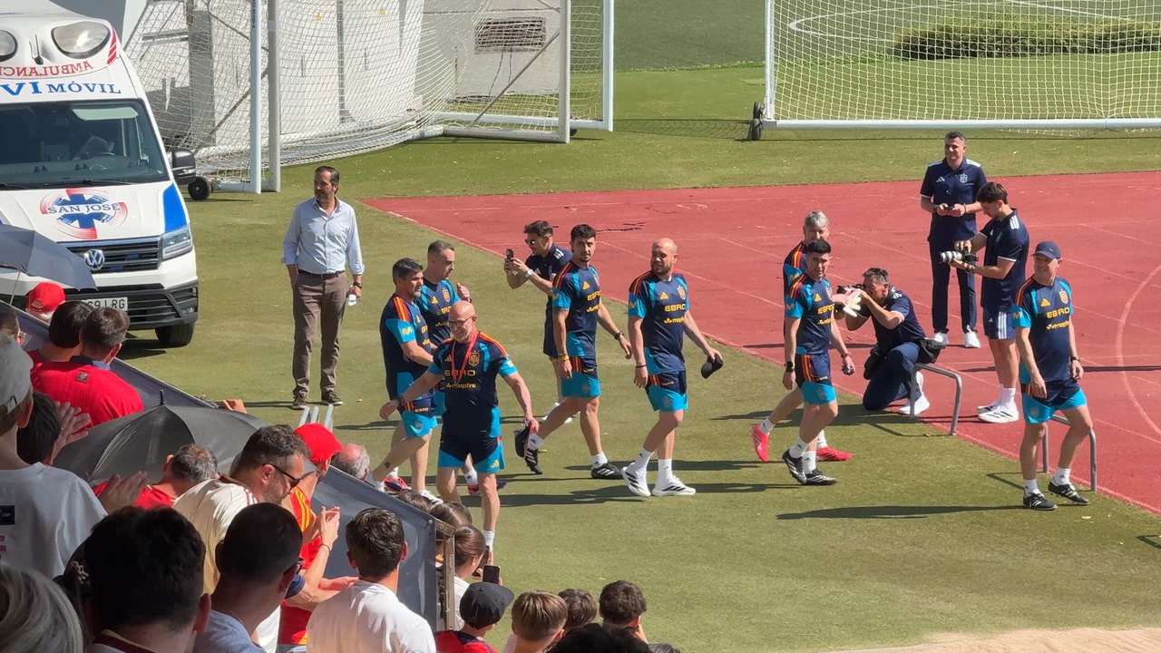Locura con Pedri en Las Rozas