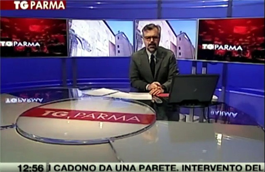 Piazza della Pace: cadono calcinacci