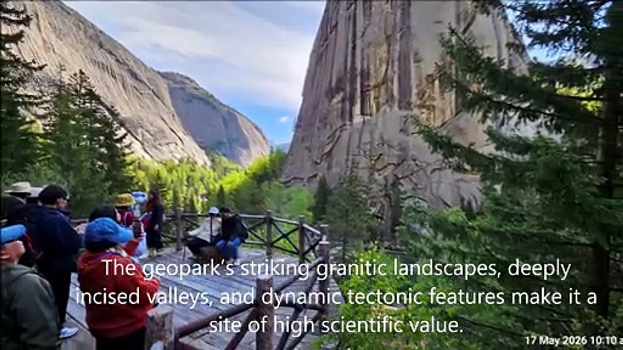 Ke Ke Tuo Hai Holy Bell Peak (Shenzhong Peak)