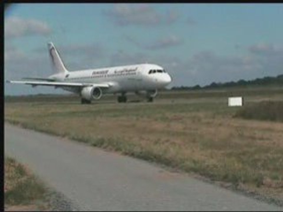 Take-off A320 Tunisair TS-IMG at the airport of Rennes