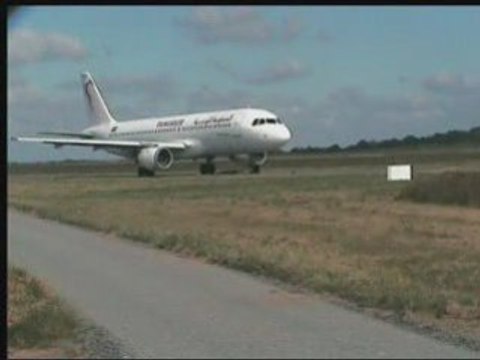 Take-off A320 Tunisair TS-IMG at the airport of Rennes