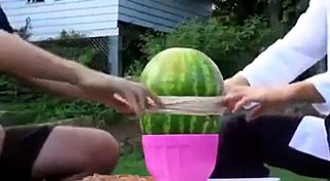 Avete mai fatto una gara di "elastico al cocomero"?