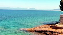 Η Δανάη Μπάρκα με μαύρο ολόσωμο μαγιό