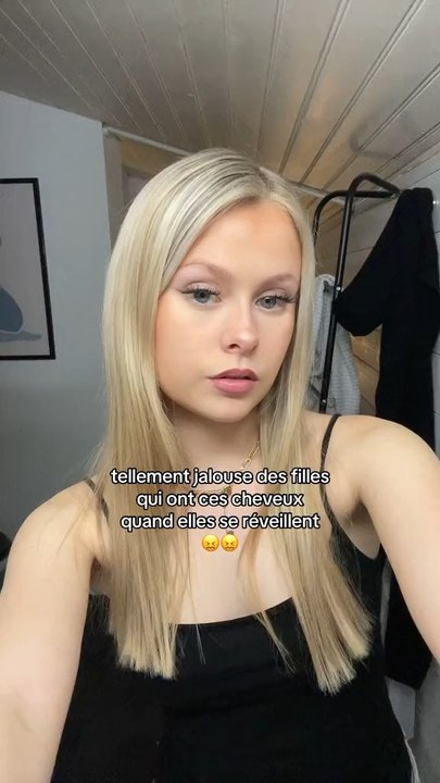 avoir les cheveux faciles et ne pas les assumer c’est pas facile…