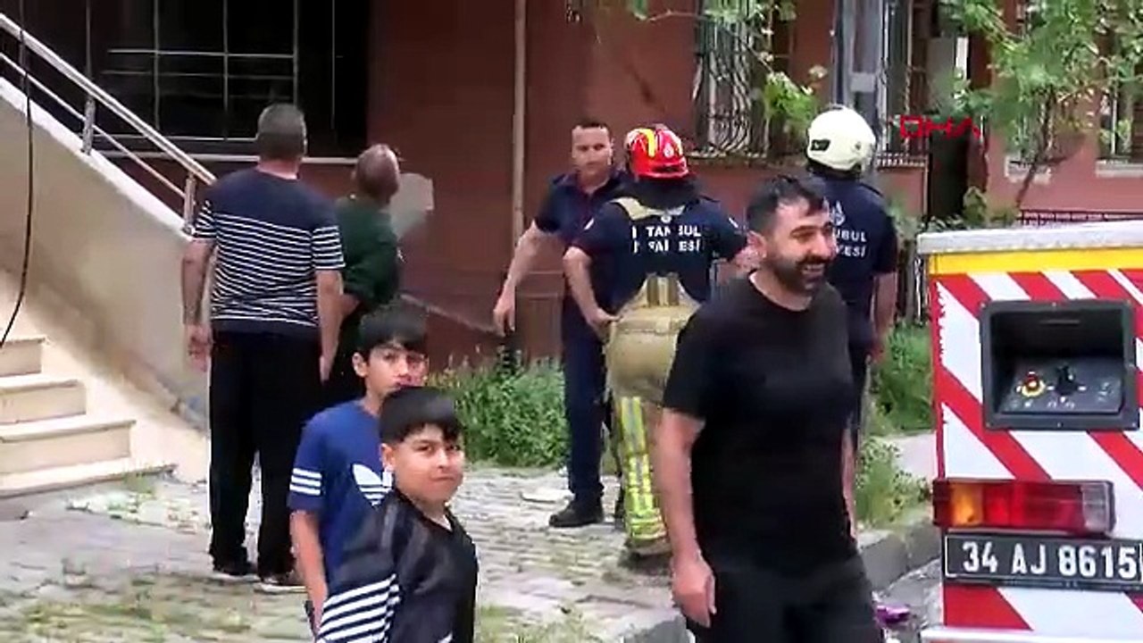 İstanbul rehine operasyonu: Annesini rehin alan şüpheli balkondan girilerek yakalandı