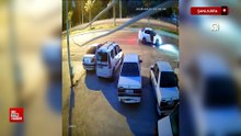 Şanlıurfa'da iş yerine düzenlenen silahlı saldırıda 5 otomobil zarar gördü